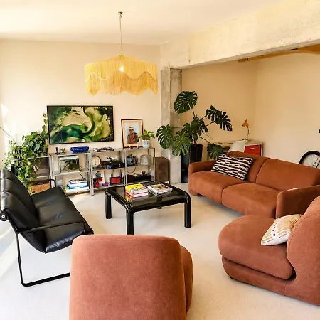 House For 10 People - Private Garden - Ac Villa