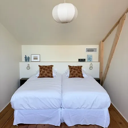 House For 10 People - Private Garden - Ac Villa