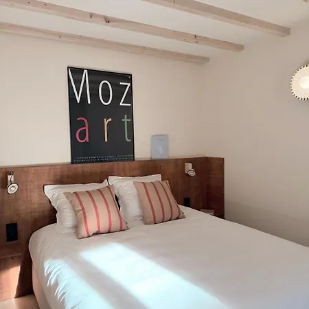 Villa House For 10 People - Private Garden - Ac *