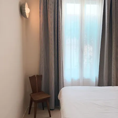 House For 10 People - Private Garden - Ac Villa